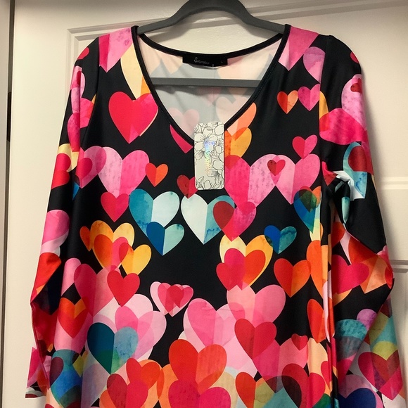 Heart 💜 V neck tunic - Picture 2 of 7